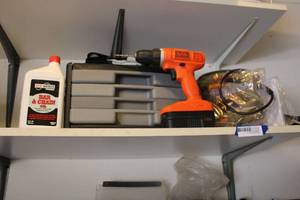 lot 342 image: Plastic Tool organizer, bar&chain oil, Tools cordless screwdriver, Shop series RC3748 Jig saw Looks unused