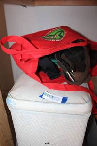 lot 333 image: Tool belts and laundry Hamper