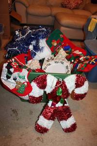 lot 190 image: Christmas Decorations, stockings, Plates