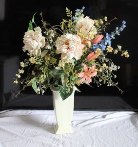 lot 30 image: 30 Artificial Flower Arrangement in Ceramic Vase