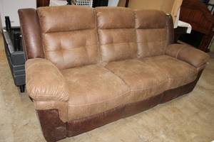lot 19 image: Dual Reclining Couch with 2-tone brown leather look (matches lot 16)