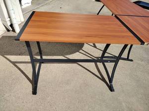 lot 15 image: L-shaped desk with black metal frame