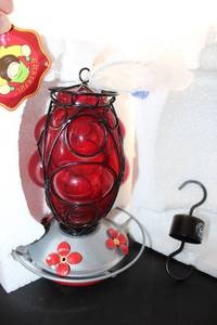 lot 60 image: Hummingbird Feeder with Nectar (still in Box)