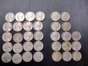 lot 64 image: (33) US nickels from 1939-1981