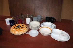lot 46 image: Misc. Plates, mugs and covered pie plate