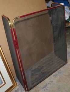 lot 168 image: Fireplace screen