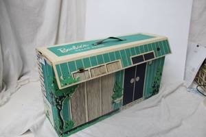 lot 251 image: Vintage Barbies Dream House