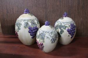 lot 128 image: Ceramic Cannister set by Noble Excellence in grape motif