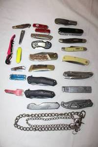lot 152 image: Pocket knives and chain (Includes Kershaw, box cutters, key knives, Winchester, Gerber brands