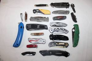 lot 160 image: Pocket knives and Husky box cutter knife (Kershaw, CAT, Gerber, Smith&Wesson)