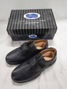 lot 254 image: Mens shoes Black with Velcro fastener Size 9W