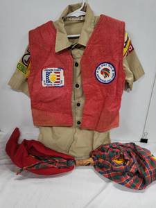 lot 263 image: Vintage Boy Scouts shirt and vest with ties
