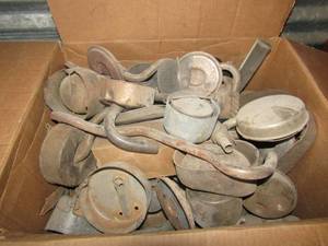 lot 29 image: Box of Gas Permanent Filters 4 different kind in box qty well over 8 each