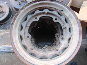 lot 71 image: Set of 4 vntage rims 5 lugs