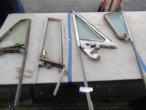 lot 85 image: Ford arm windows qty 4 unknown make of vehicle use
