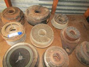 lot 122 image: Various size breathers all used