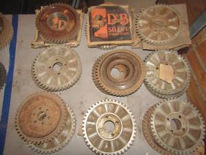 lot 148 image: Lot of 20 timing belt gears By D&B