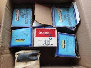lot 174 image: box of western auto, quality parts distributor caps