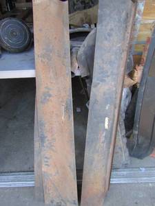 lot 179 image: 50 metal frame pieces for truck repair qty 4