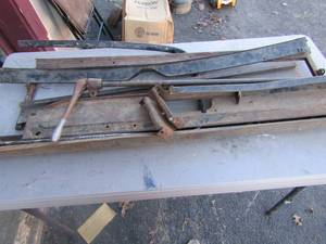 lot 181 image: Random ford parts, metal pieces brackets and more unknown year and make
