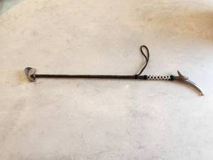 lot 10 image: Vintage walking stick with hidden sword