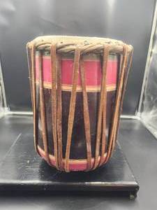 lot 3 image: Vintage handmade drum