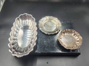 lot 36 image: Selection of silver trays