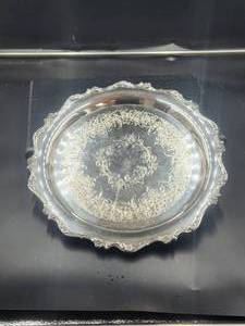 lot 48 image: Wilcox silver tray - American Rose - 7371