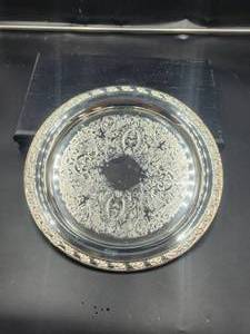 lot 50 image: Oneida silver tray