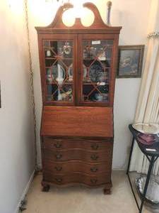 lot 59 image: Vintage traditional serpentine front secretary desk -  16 x 30w x 75H