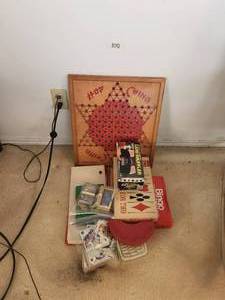 lot 100 image: Selection of games