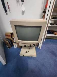 lot 121 image: TeleSensory vision magnifier