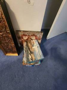 lot 123 image: Selection of puzzles
