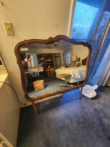 lot 141 image: Large mirror