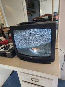 lot 142 image: Samsung TV