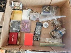 lot 149 image: Selection of jewelry for repair and making