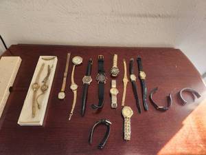 lot 151 image: Selection of vintage watches - some for repair