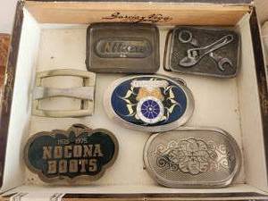 lot 154 image: Selection of vintage belt buckles