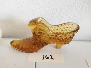 lot 162 image: Fenton colonial amber hobnail shoe