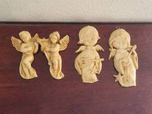 lot 171 image: Vintage polystone angels playing musical instruments