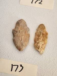 lot 173 image: Primitive stone tools, possible knife and arrowhead