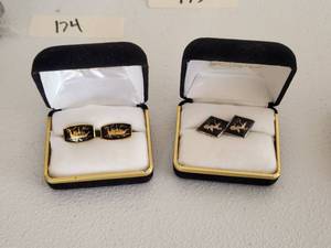 lot 174 image: Vintage cufflinks