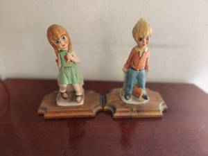 lot 176 image: Vintage hand painted big eye kids figures