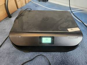 lot 181 image: HP Printer with extra ink cartridges