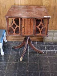 lot 188 image: Vintage bookshelf library table