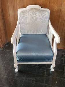 lot 190 image: Vintage caned back chair with cushions