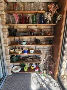 lot 191 image: Contents of all the shelves