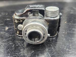 lot 225 image: Mini camera