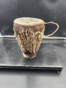 lot 250 image: Vintage tribal rawhide rattle drum - made in Kenya
