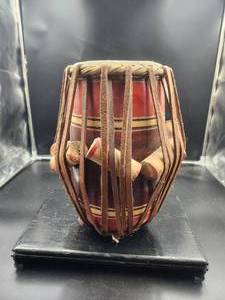 lot 253 image: Vintage-Antique handmade kettle drum